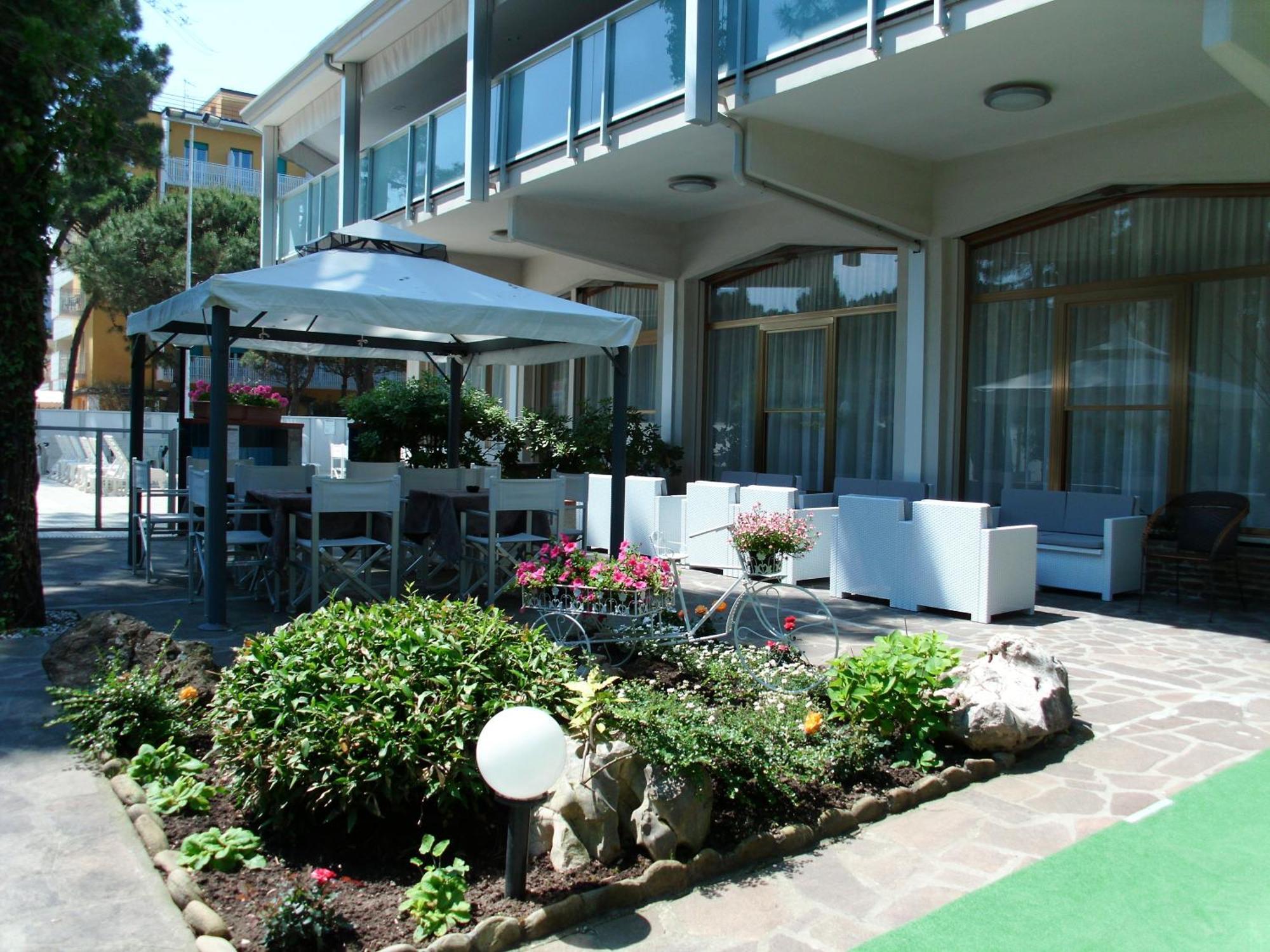 Hotel Sahara Milano Marittima Luaran gambar