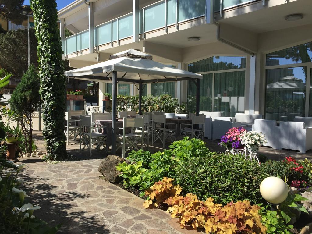 Hotel Sahara Milano Marittima Luaran gambar